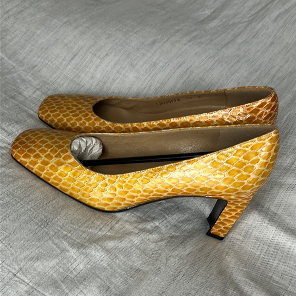 Yellow Snakeskin Pattern Women's Heels